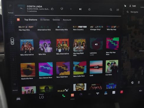 Used 2022 Tesla Model X image 35