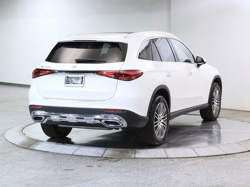 Used 2024 Mercedes-Benz GLC 300 4MATIC w/ Driver Assistance Package image 14