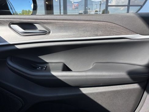 New 2025 Jeep Grand Cherokee Limited w/ Black Appearance Package image 27