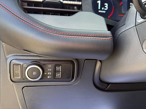 Used 2025 Ford Explorer ST-Line w/ Premium Package image 18