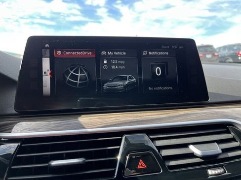 Used 2017 BMW 530i w/ Premium Package image 40