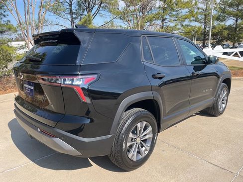 New 2026 Chevrolet Equinox LT w/ Convenience Package II FWD image 5