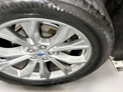 Used 2024 Ford Explorer Limited image 11