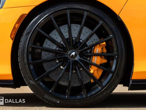 Used 2023 McLaren GT image 8