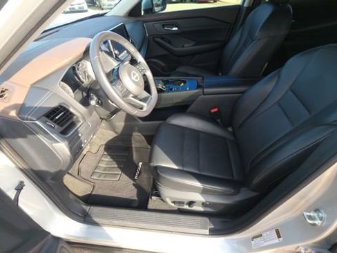 Used 2023 Nissan Rogue SV w/ SV Premium B Package FWD image 13