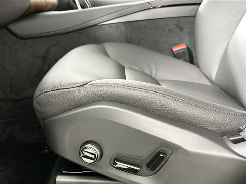 Used 2025 Volvo XC90 B6 Plus w/ Protection Package Premier image 15