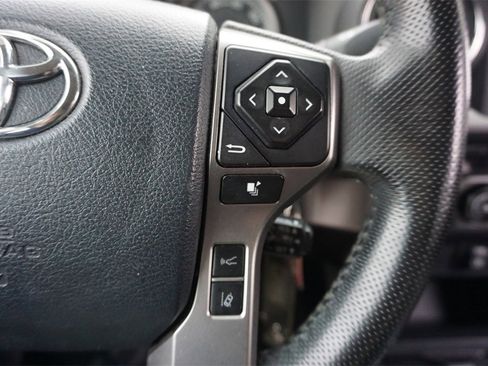 Used 2018 Toyota Tacoma SR5 image 8