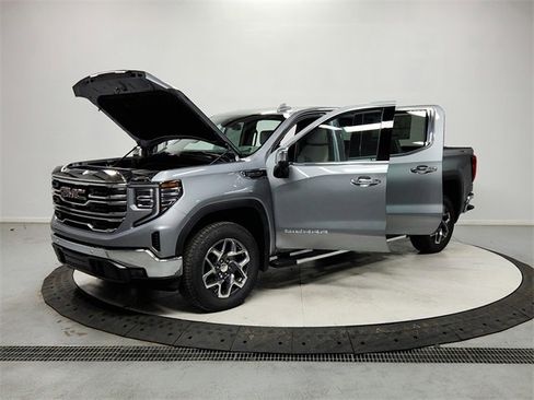 New 2026 GMC Sierra 1500 SLT image 11