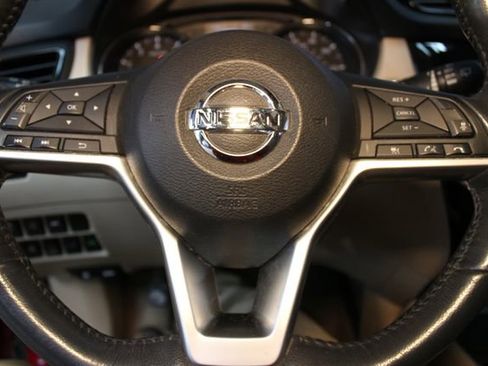 Used 2017 Nissan Rogue SL AWD/4WD image 22