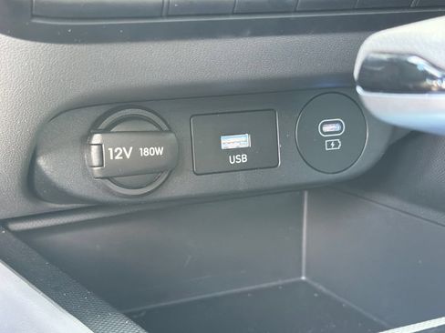 Used 2025 Hyundai Elantra Hybrid FWD image 24