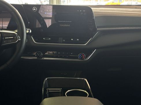 Used 2025 Chevrolet Equinox LT image 22