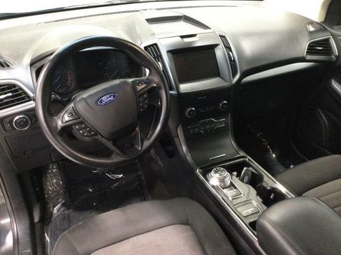 Used 2020 Ford Edge SE image 14