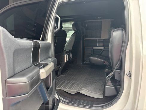Used 2018 Ford F150 Platinum w/ Equipment Group 701A Luxury AWD/4WD image 19