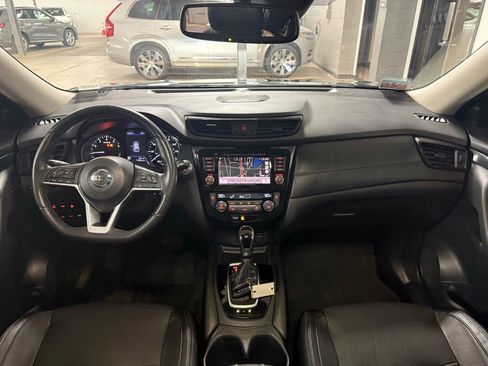 Used 2018 Nissan Rogue SL w/ Premium Package AWD/4WD image 19