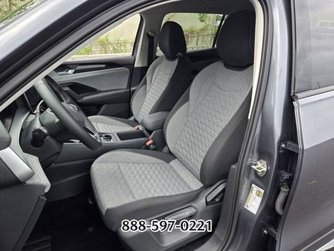 Used 2025 Volkswagen Tiguan S FWD image 9