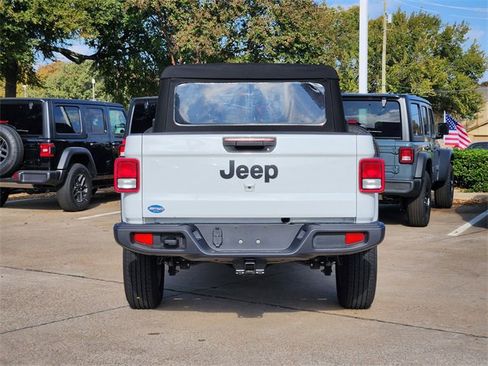 Certified 2023 Jeep Gladiator Sport image 6