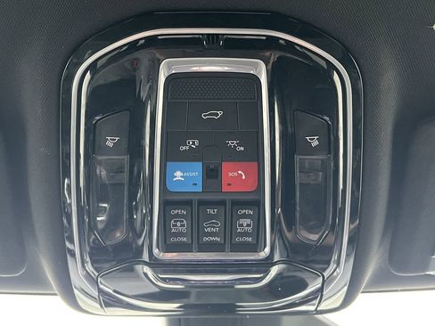 Used 2022 Jeep Grand Cherokee Summit w/ Adv Protech Group IV image 19