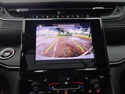 Used 2025 Jeep Grand Cherokee Laredo image 12