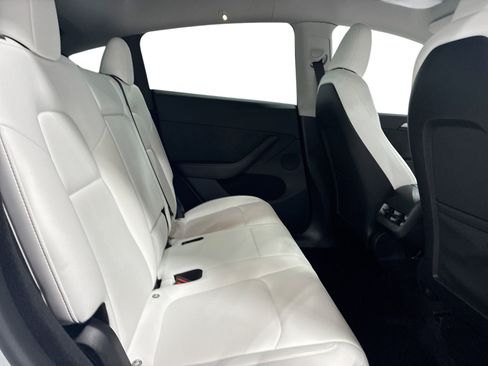 Certified 2023 Tesla Model Y Long Range AWD/4WD image 11
