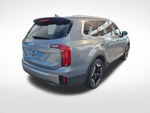 Used 2025 Kia Telluride S image 3