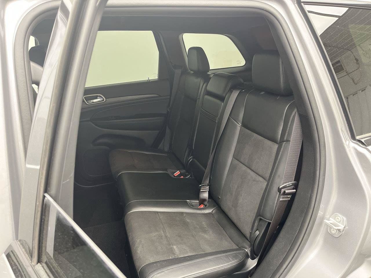 Used 2021 Jeep Grand Cherokee Laredo X AWD/4WD image 11