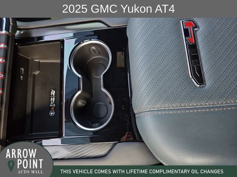 Used 2025 GMC Yukon AT4 w/ AT4 Premium Package AWD/4WD image 28