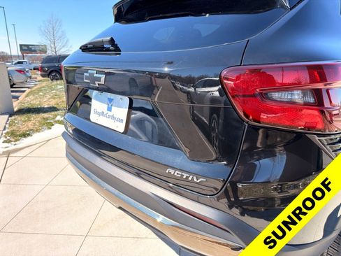 Used 2024 Chevrolet Trax ACTIV w/ Sunroof Package image 33