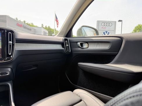 Used 2023 Volvo XC40 B5 Plus w/ Driver Assist Package AWD/4WD image 34
