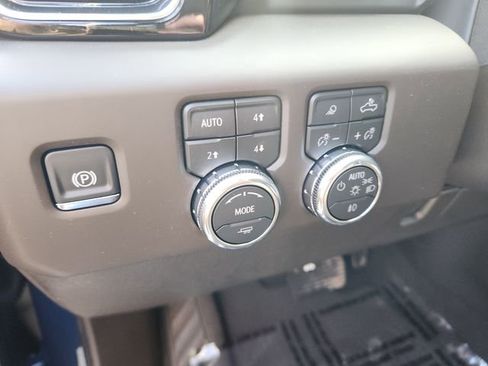 New 2026 GMC Sierra 2500 Denali w/ Denali Reserve Package AWD/4WD image 15