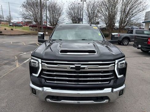 Used 2024 Chevrolet Silverado 2500 LTZ w/ LTZ Convenience Package image 10