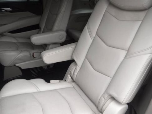 Used 2017 Cadillac Escalade ESV Premium Luxury image 29