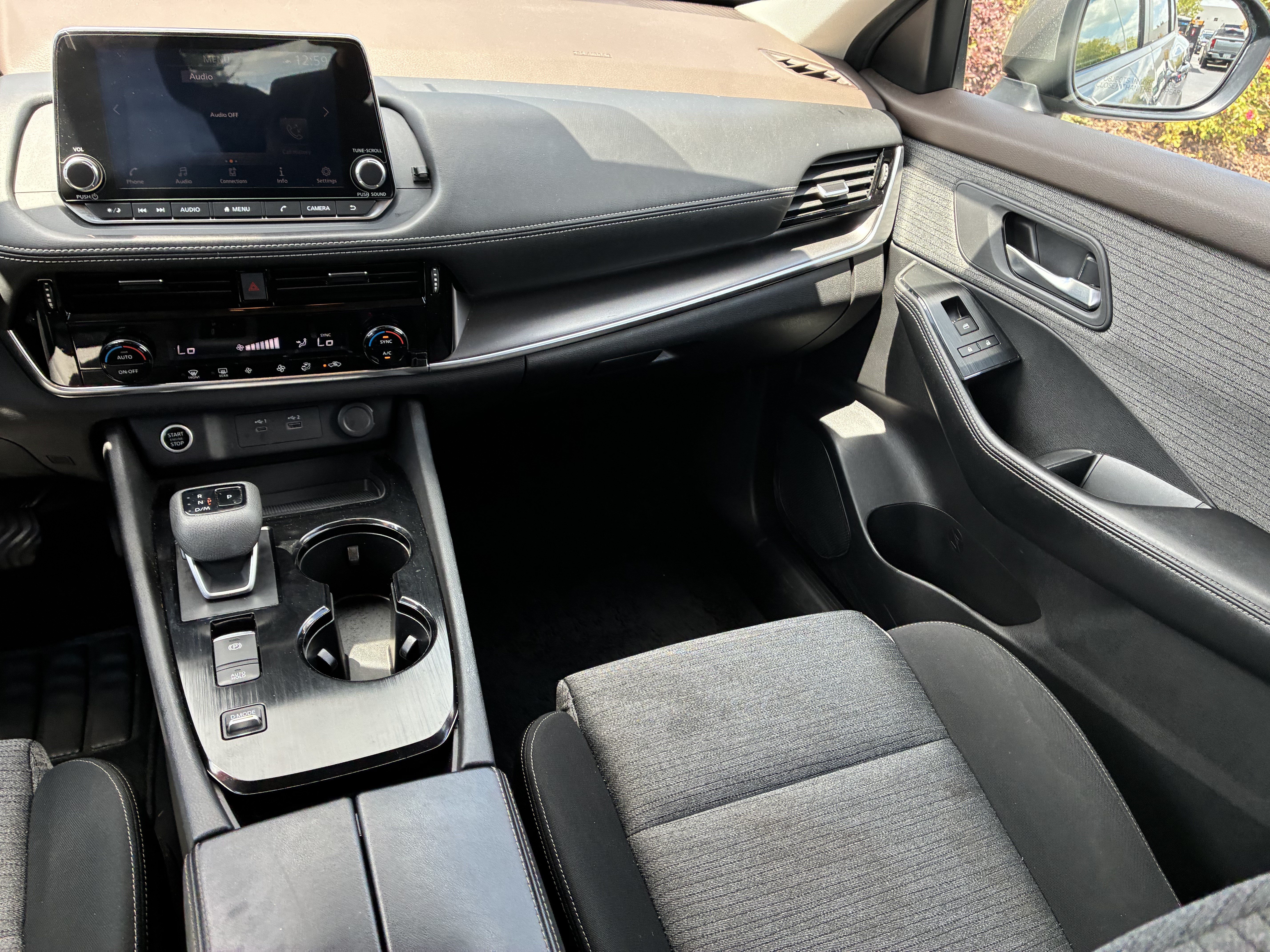 Used 2022 Nissan Rogue SV FWD image 18