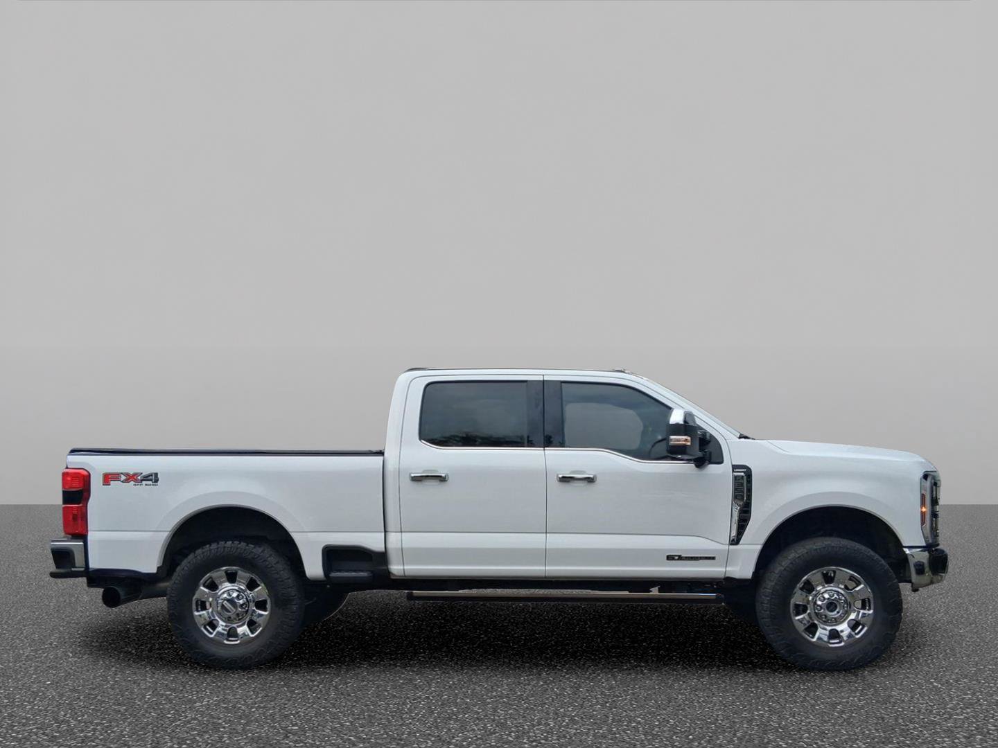 Used 2024 Ford F350 Lariat w/ Chrome Package AWD/4WD image 4