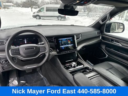Used 2024 Jeep Wagoneer Series II image 28