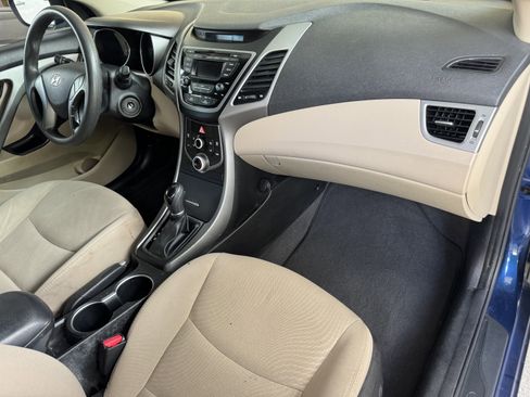 Used 2016 Hyundai Elantra SE image 11