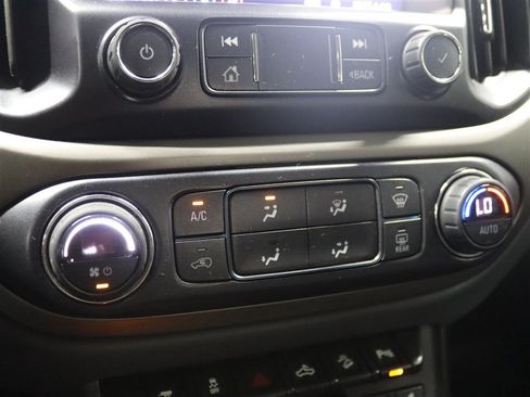 Used 2019 Chevrolet Colorado Z71 AWD/4WD image 37
