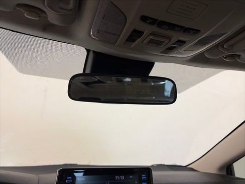 Used 2020 Toyota Corolla XLE image 21