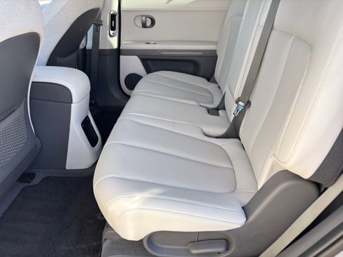 Used 2025 Hyundai Ioniq 5 Limited image 17