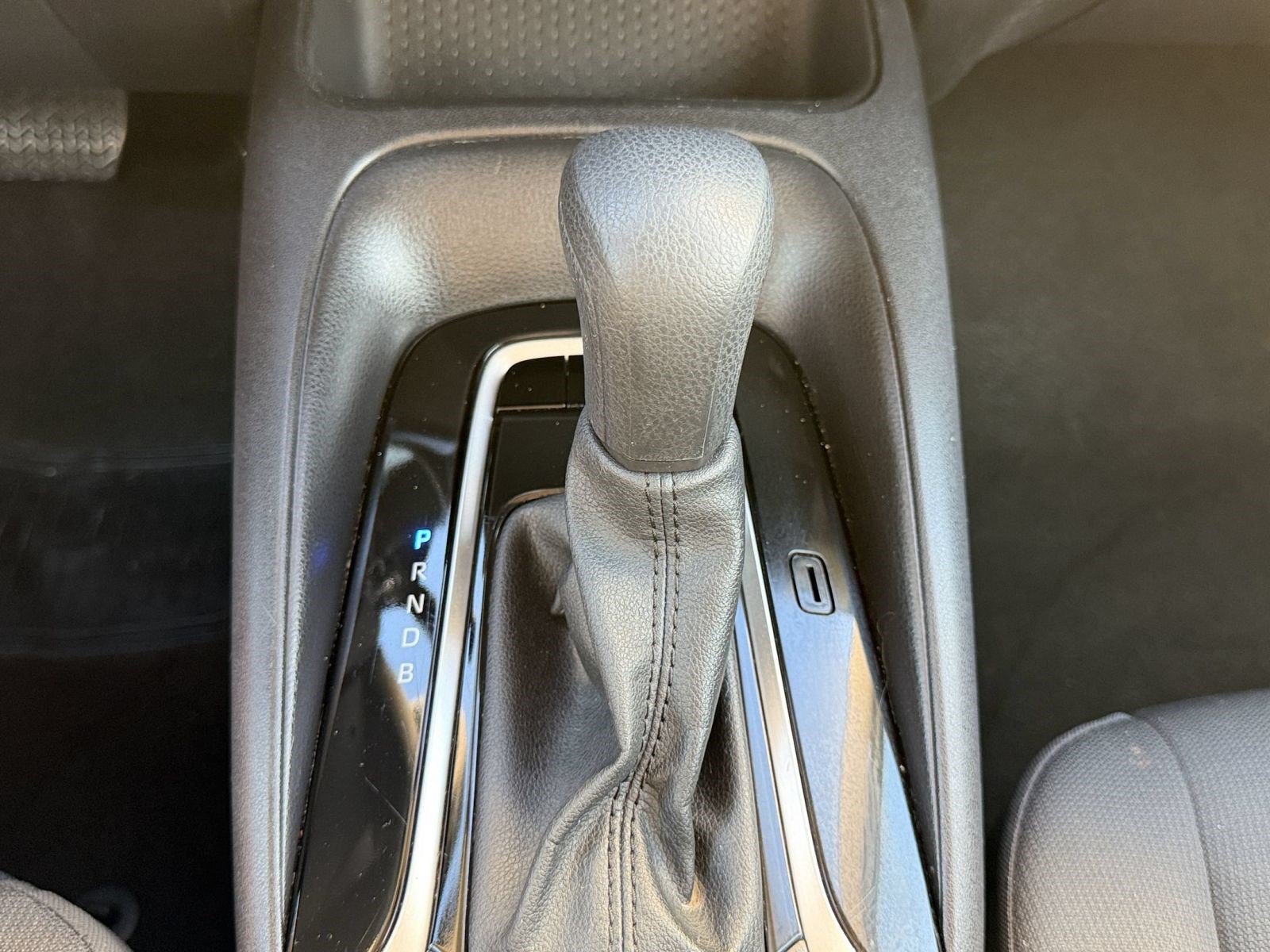 Used 2025 Toyota Corolla LE FWD image 18