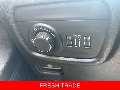 Used 2024 Jeep Grand Cherokee Altitude AWD/4WD image 18
