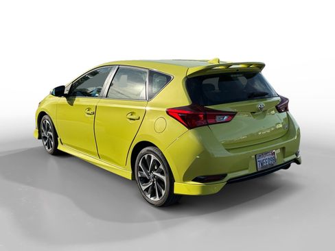 Used 2017 Toyota Corolla iM image 3