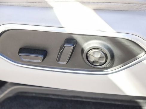 Used 2024 Jeep Wagoneer L Series II w/ Flexible Seating Group image 22