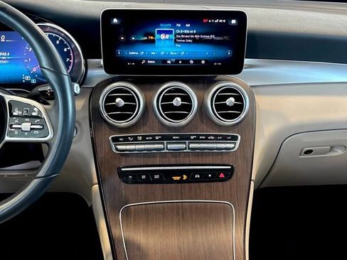 Used 2022 Mercedes-Benz GLC 300 4MATIC image 24