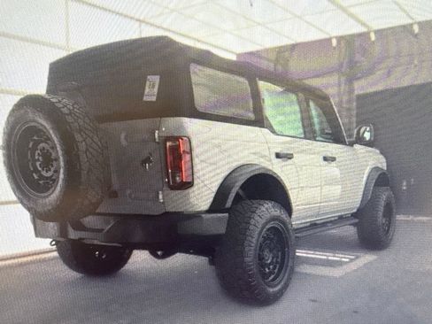 Used 2022 Ford Bronco 4-Door AWD/4WD image 2