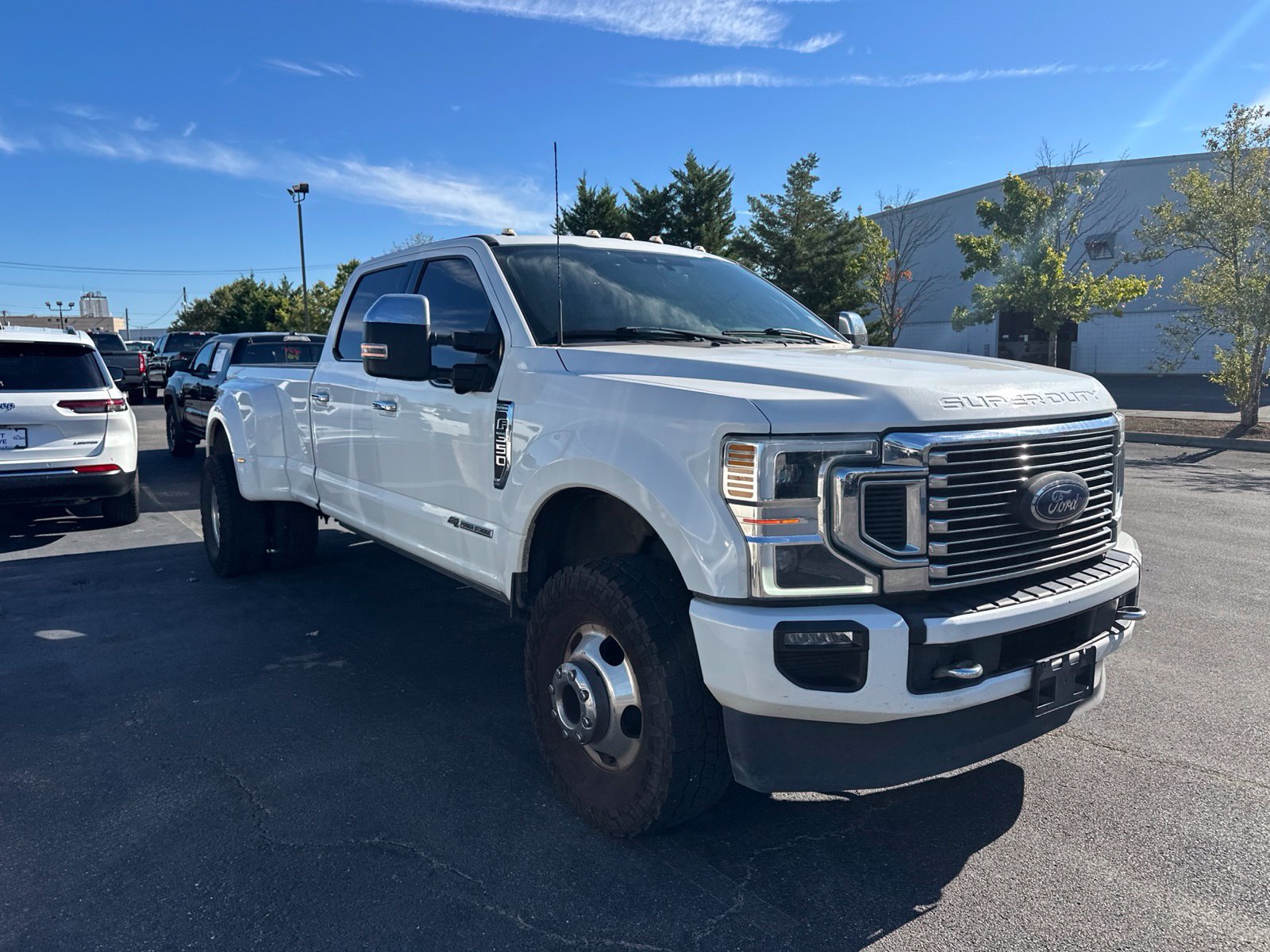 Used 2022 Ford F350 Platinum AWD/4WD image 3