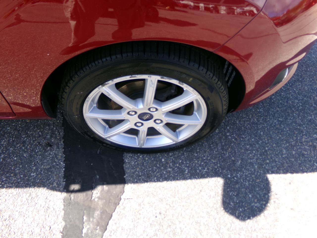 Used 2014 Ford Fiesta SE w/ Equipment Group 201B FWD image 22