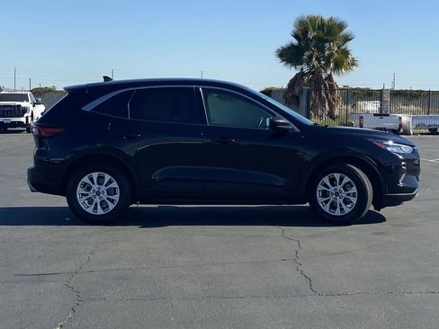 Used 2023 Ford Escape Active image 4