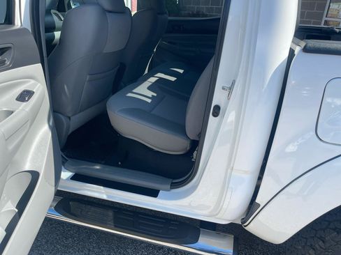 Used 2012 Toyota Tacoma 4x4 Double Cab w/ TRD Off-Road Pkg image 35