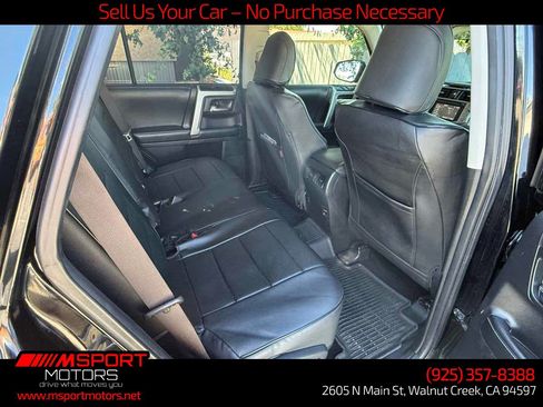Used 2018 Toyota 4Runner SR5 AWD/4WD image 16