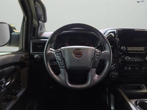 Used 2024 Nissan Titan PRO-4X w/ Pro-4x Convenience Package AWD/4WD image 18